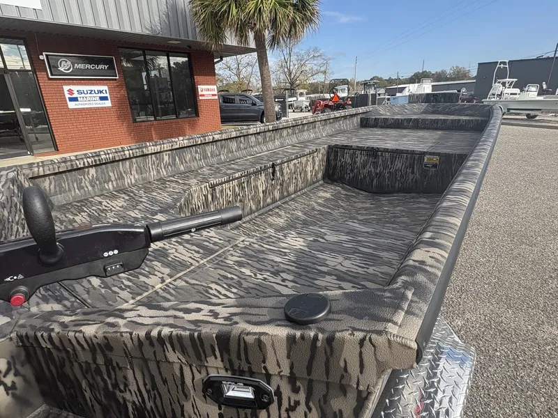 Slide: The Image of Reaper Boats 756 Step Transom 2026 - 12