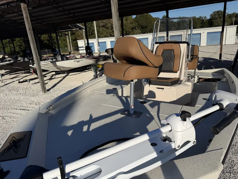 Slide: The Image of Xpress Hyper-Lift Bay Series H20 BAY-HYD STEERING 2026 - 3