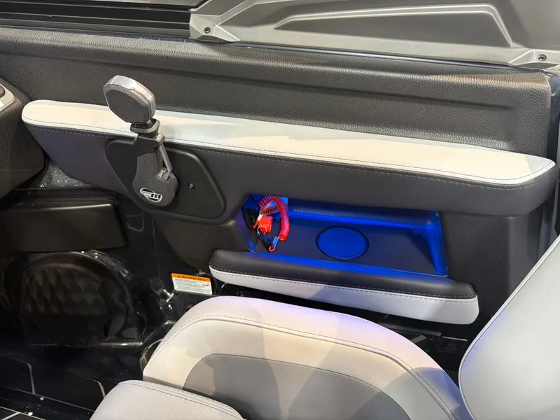 Slide: The Image of Malibu Wakesetter 23 LSV 2026 - 20