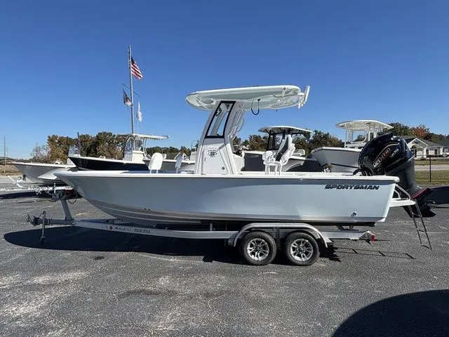 The Image of Sportsman Masters 227 Bay Boat 2026 - 1
