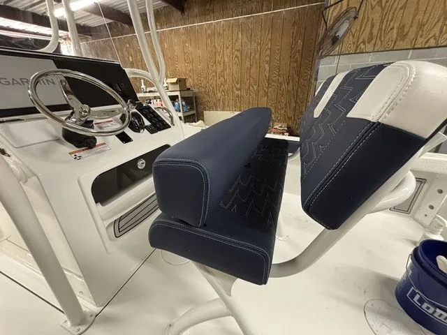 Slide: The Image of Parker Marine 230 Coastal Elite 2026 - 20