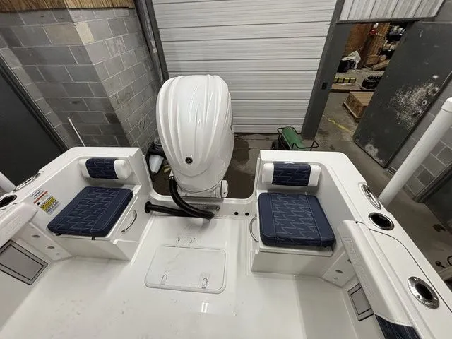 Slide: The Image of Parker Marine 230 Coastal Elite 2026 - 25