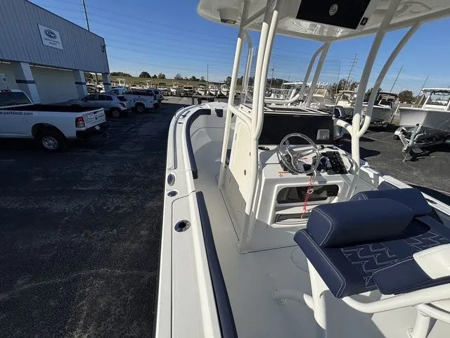 Slide: The Image of Parker Marine 230 Coastal Elite 2026 - 9
