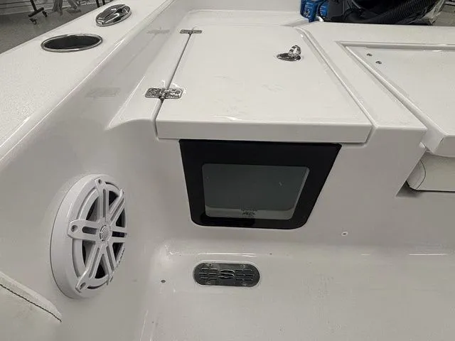 Slide: The Image of Sportsman Masters 227 Bay Boat 2026 - 17