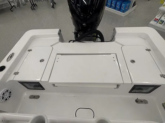 Slide: The Image of Sportsman Masters 227 Bay Boat 2026 - 18