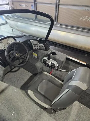 Slide: The Image of Lund 1650 Angler Sport 2022 - 6