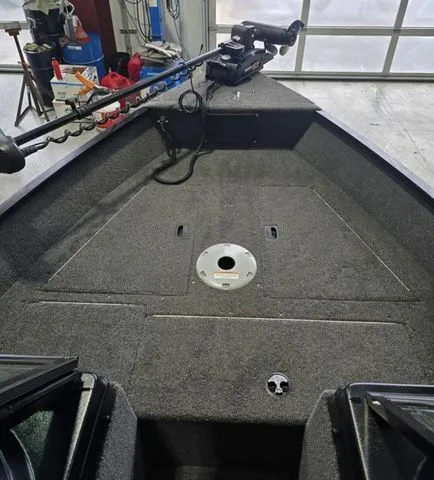 Slide: The Image of Lund 1650 Angler Sport 2022 - 10