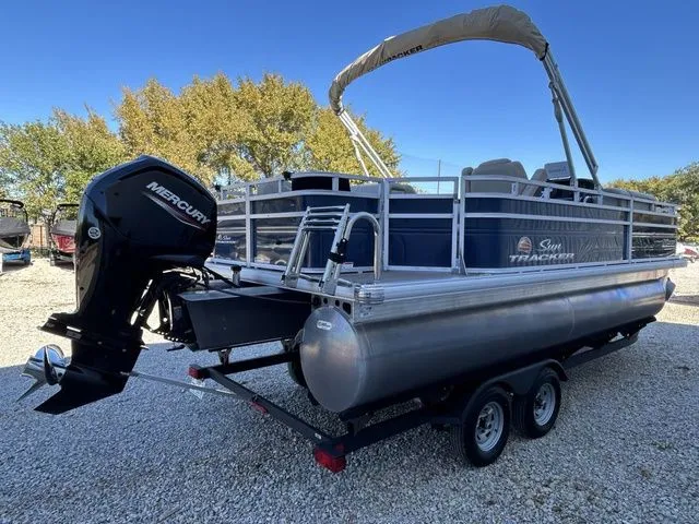 Slide: The Image of Sun Tracker Fishin' Barge 20 DLX 2024 - 8