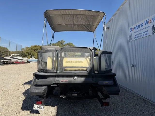 Slide: The Image of Sea-Doo Switch 19 2022 - 5