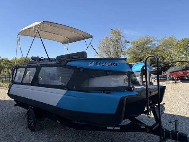 Slide: The Image of Sea-Doo Switch 19 2022 - 7