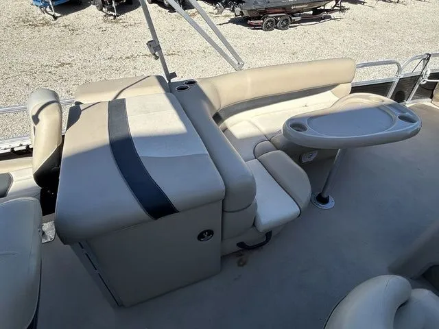 Slide: The Image of Sun Tracker Fishin' Barge 22 DLX 2013 - 14