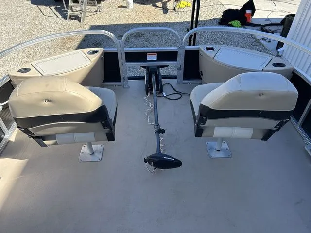 Slide: The Image of Sun Tracker Fishin' Barge 22 DLX 2013 - 17