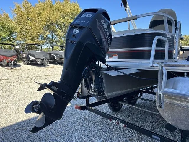 Slide: The Image of Sun Tracker Fishin' Barge 22 DLX 2013 - 4