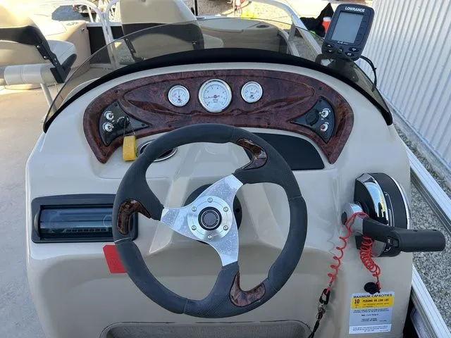 Slide: The Image of Sun Tracker Fishin' Barge 22 DLX 2013 - 9