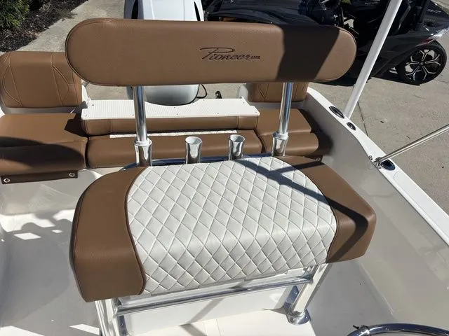 Slide: The Image of Pioneer 180 Islander 2026 - 16