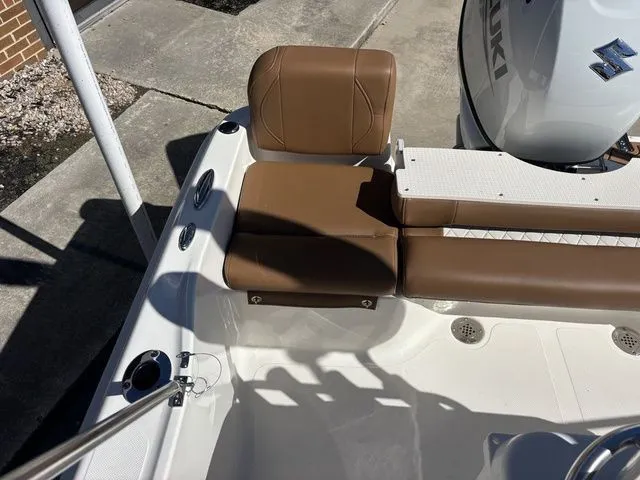 Slide: The Image of Pioneer 180 Islander 2026 - 17