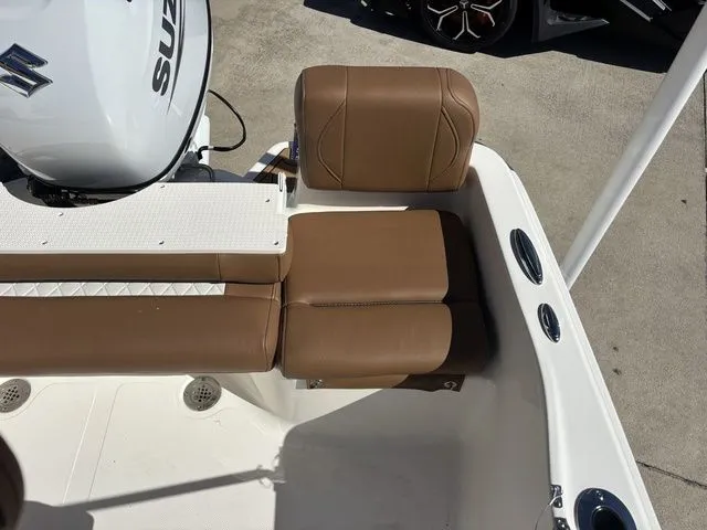 Slide: The Image of Pioneer 180 Islander 2026 - 18