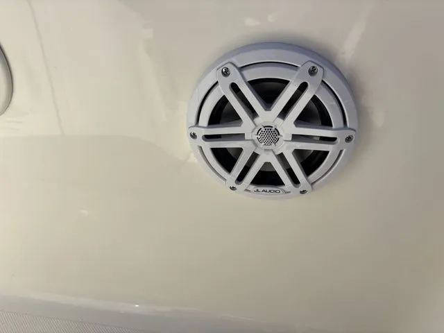 Slide: The Image of Pioneer 180 Islander 2026 - 23