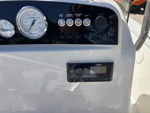 Slide: The Image of Pioneer 180 Islander 2026 - 24