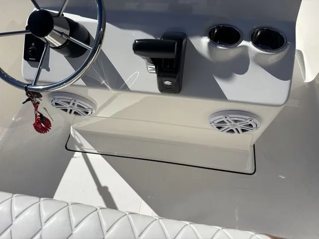 Slide: The Image of Pioneer 180 Islander 2026 - 26