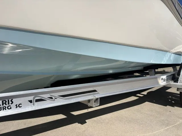 Slide: The Image of Pioneer 180 Islander 2026 - 32