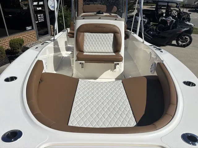 Slide: The Image of Pioneer 180 Islander 2026 - 5