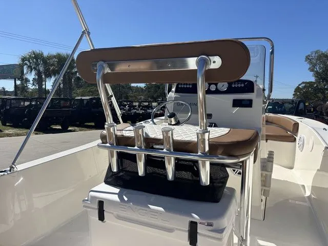 Slide: The Image of Pioneer 180 Islander 2026 - 9