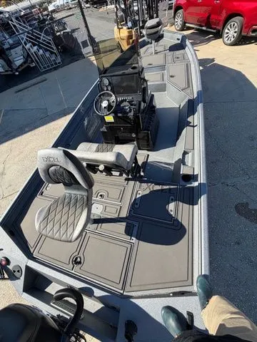 Slide: The Image of Excel 230 Bay Pro Elite 2026 - 4