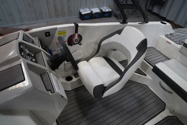 Slide: The Image of Starcraft SVX IO 211 2025 - 16