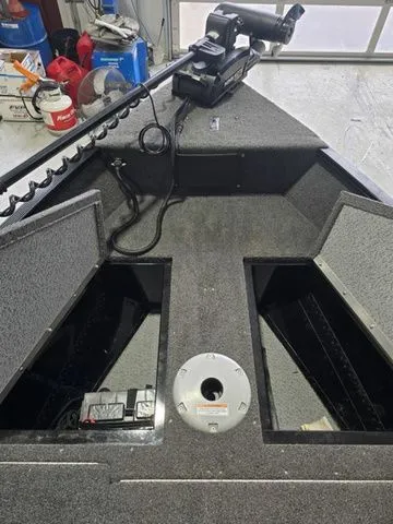 Slide: The Image of Lund 1650 Angler Sport 2022 - 13