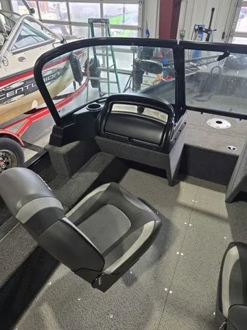 Slide: The Image of Lund 1650 Angler Sport 2022 - 8