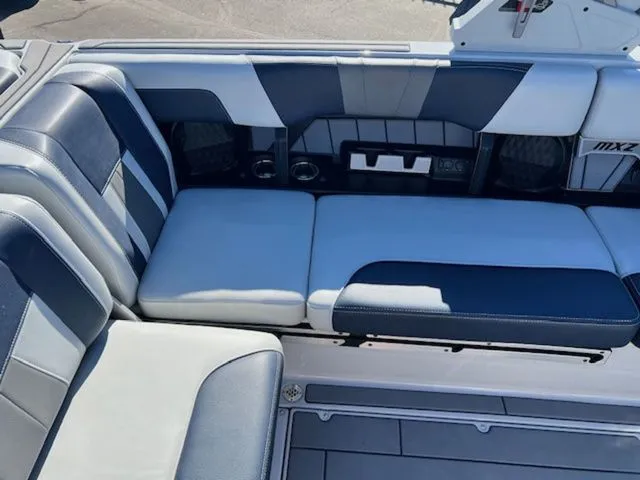 Slide: The Image of Malibu Wakesetter 24 MXZ 2022 - 21