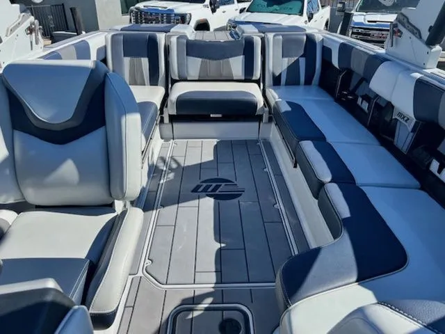 Slide: The Image of Malibu Wakesetter 24 MXZ 2022 - 26