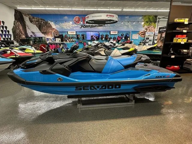 Slide: The Image of Sea-Doo RXT-X 2026 - 4