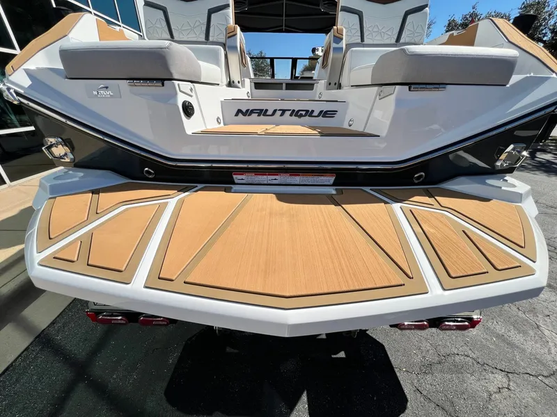 Slide: The Image of Nautique Super Air Nautique G25 Paragon 2026 - 14