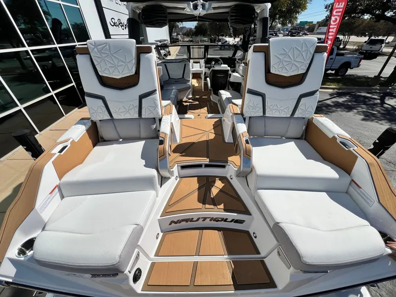 Slide: The Image of Nautique Super Air Nautique G25 Paragon 2026 - 15