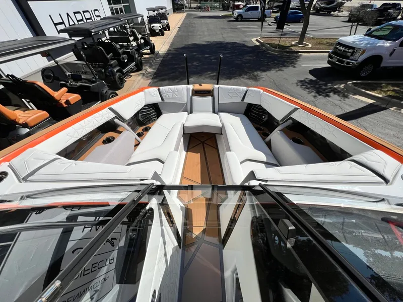 Slide: The Image of Nautique Super Air Nautique G25 Paragon 2026 - 32