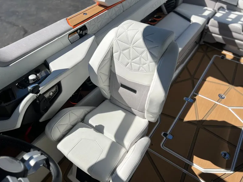 Slide: The Image of Nautique Super Air Nautique G25 Paragon 2026 - 34