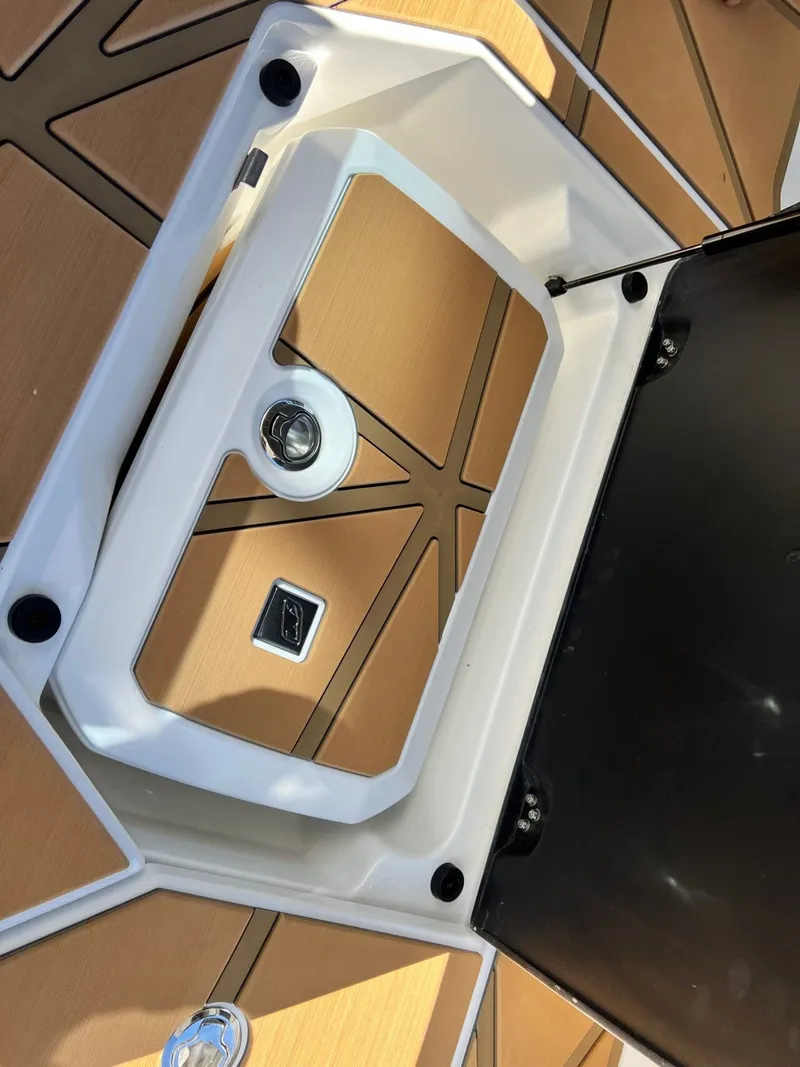 Slide: The Image of Nautique Super Air Nautique G25 Paragon 2026 - 51