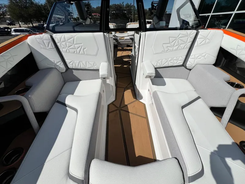 Slide: The Image of Nautique Super Air Nautique G25 Paragon 2026 - 62