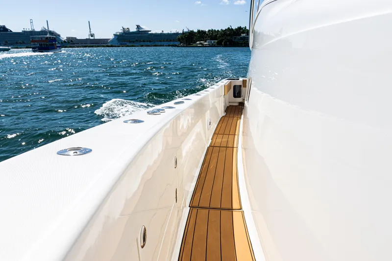 Slide: The Image of 2016 SeaVee 430 boat deck with ocean view and distant ships. - 91
