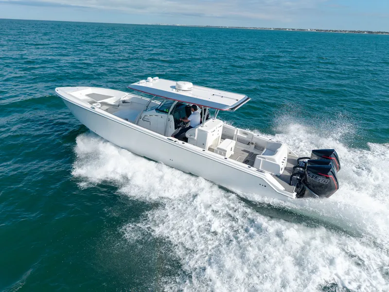 Slide: The Image of Nor-Tech 390 Sport 2020 - 11