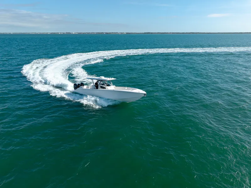 Slide: The Image of Nor-Tech 390 Sport 2020 - 12