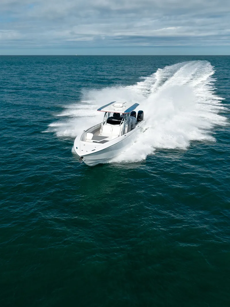 Slide: The Image of Nor-Tech 390 Sport 2020 - 15