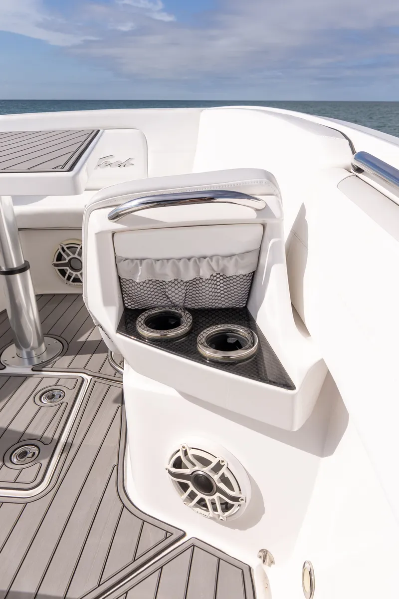 Slide: The Image of Nor-Tech 390 Sport 2020 - 19