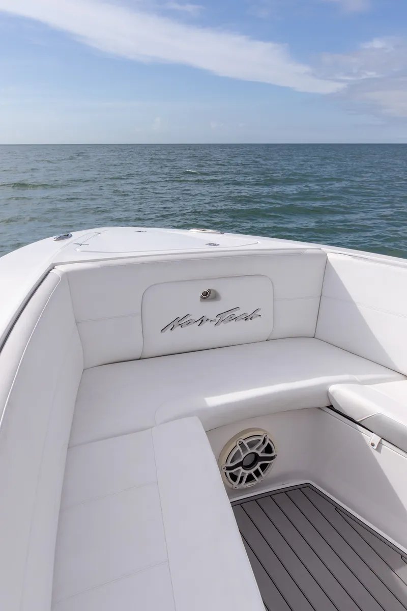 Slide: The Image of Nor-Tech 390 Sport 2020 - 23