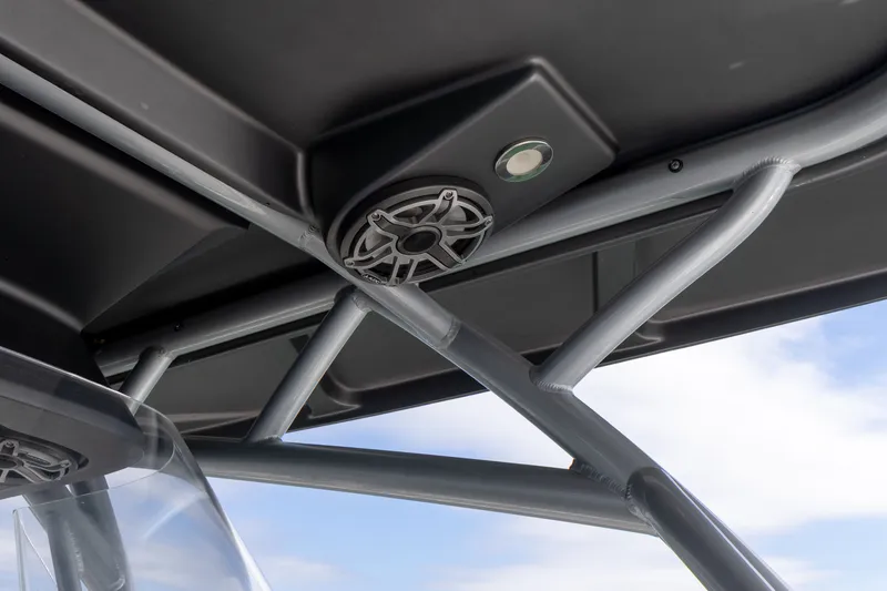 Slide: The Image of Nor-Tech 390 Sport 2020 - 25