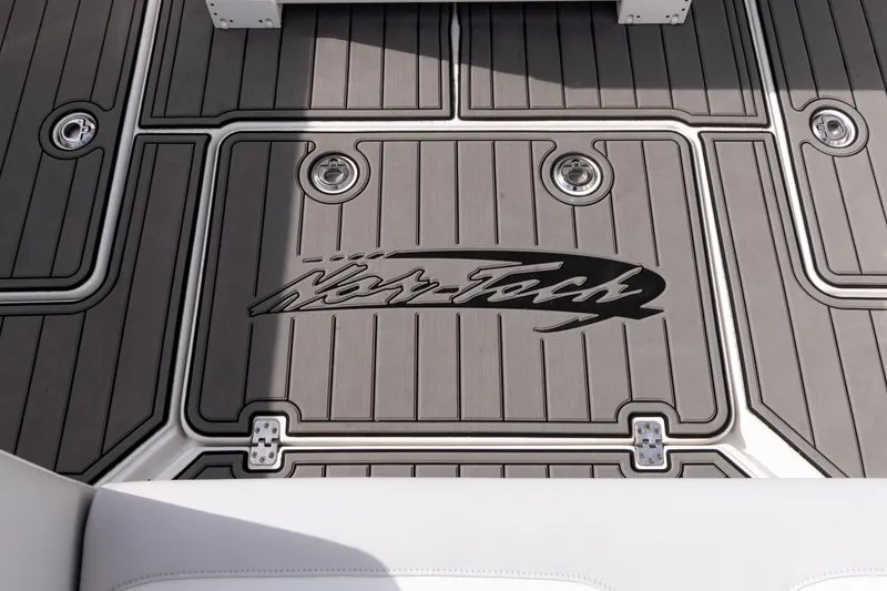 Slide: The Image of Nor-Tech 390 Sport 2020 - 29