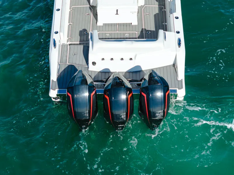 Slide: The Image of Nor-Tech 390 Sport 2020 - 3