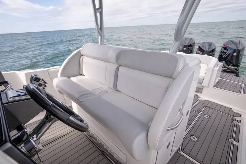 Slide: The Image of Nor-Tech 390 Sport 2020 - 35